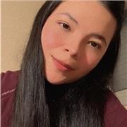 Profesora de apoyo escolar para niños que no tienen nada de conocimiento de ingles